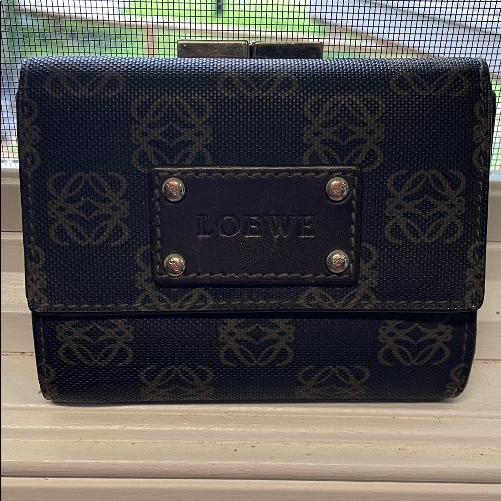 Authentic Loewe Anagram Trifold Wallet kiss-lock closure - Picture 2 of 15